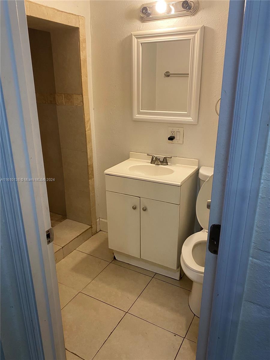 515 S 61st Ter