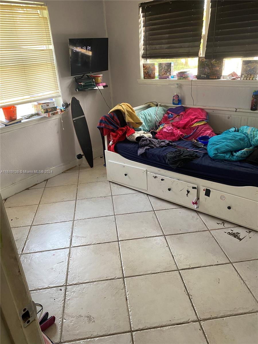 515 S 61st Ter
