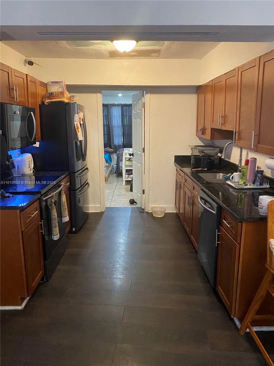 515 S 61st Ter