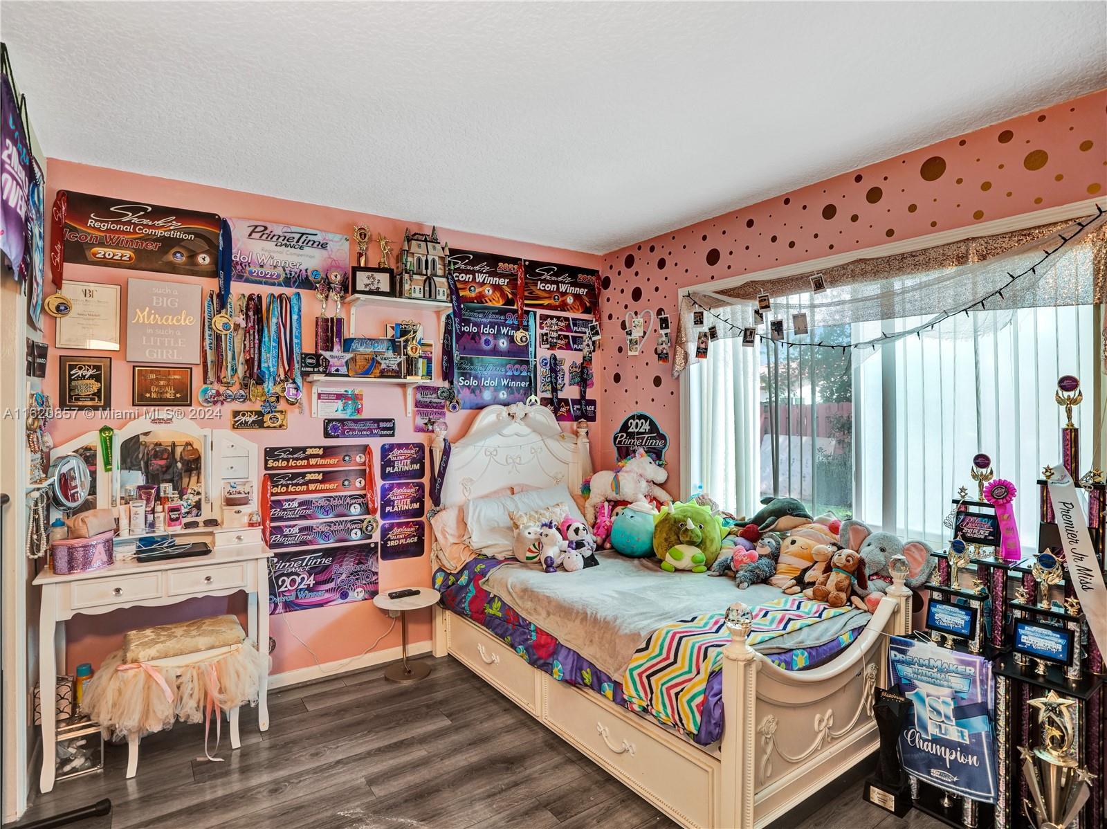 11261 NW 40th St