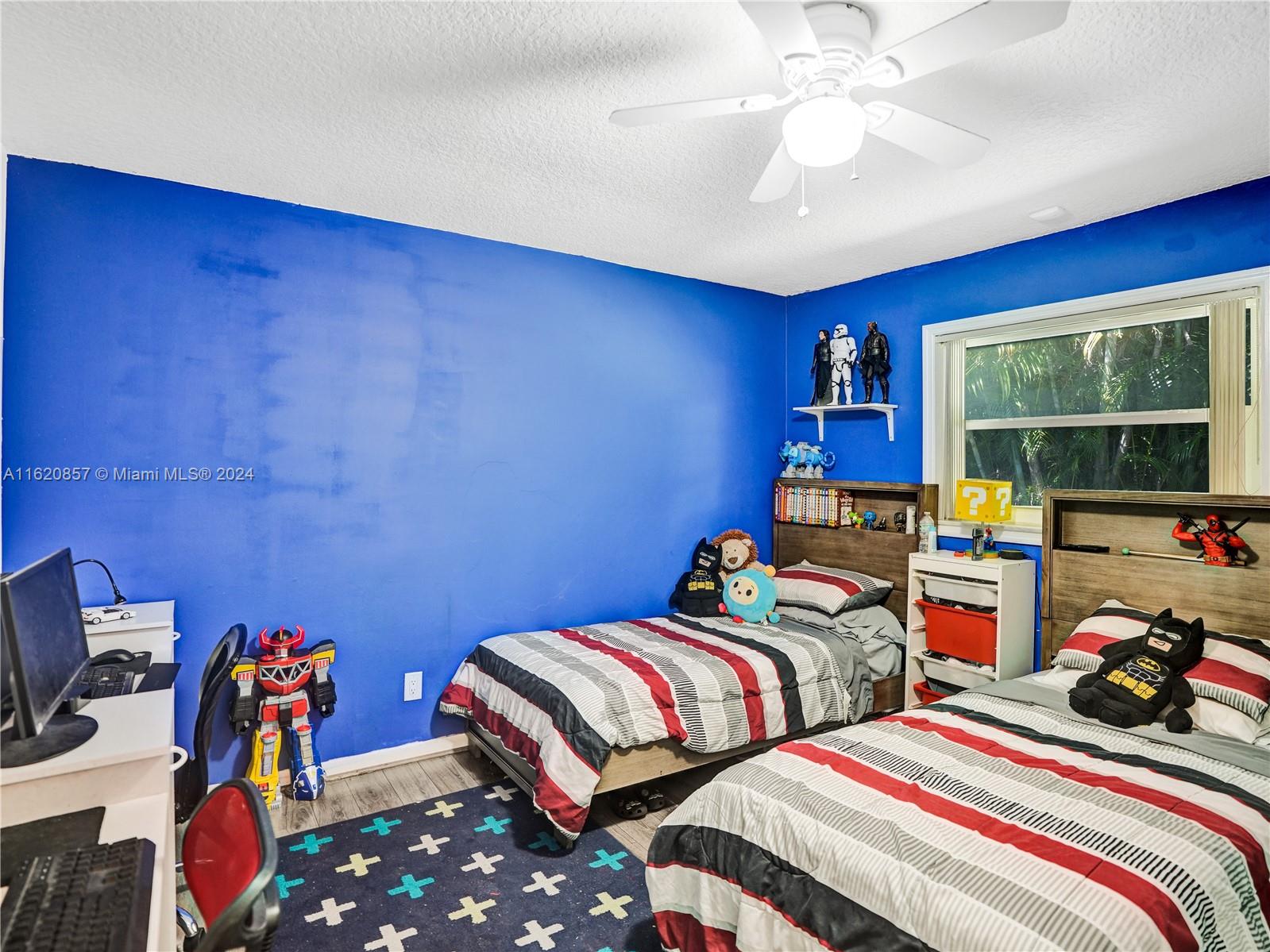 11261 NW 40th St
