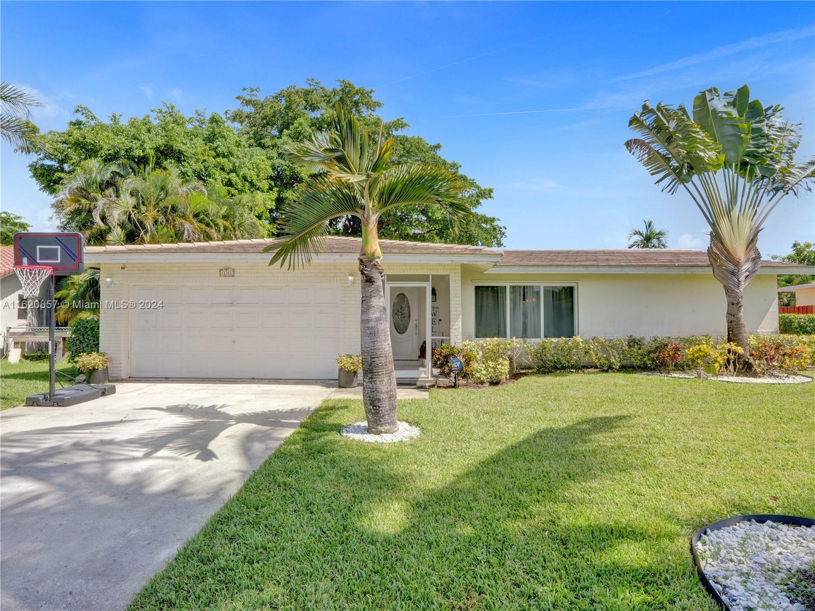11261 NW 40th St