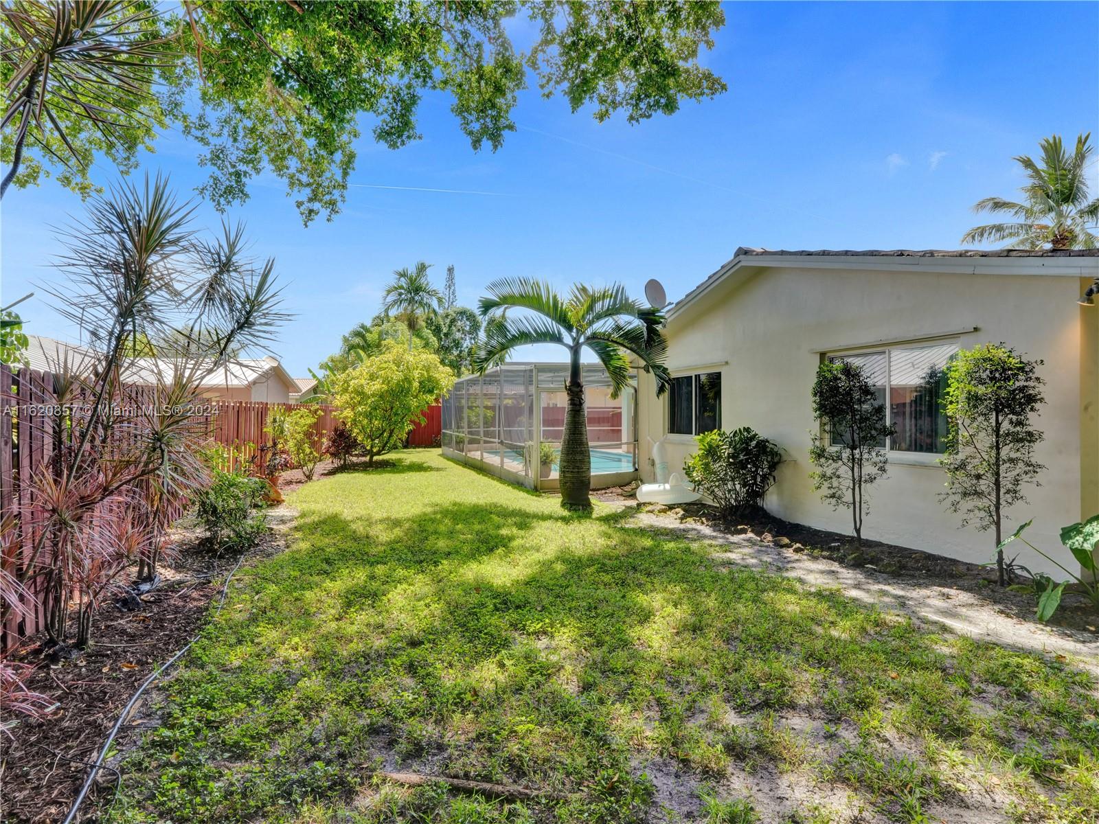 11261 NW 40th St