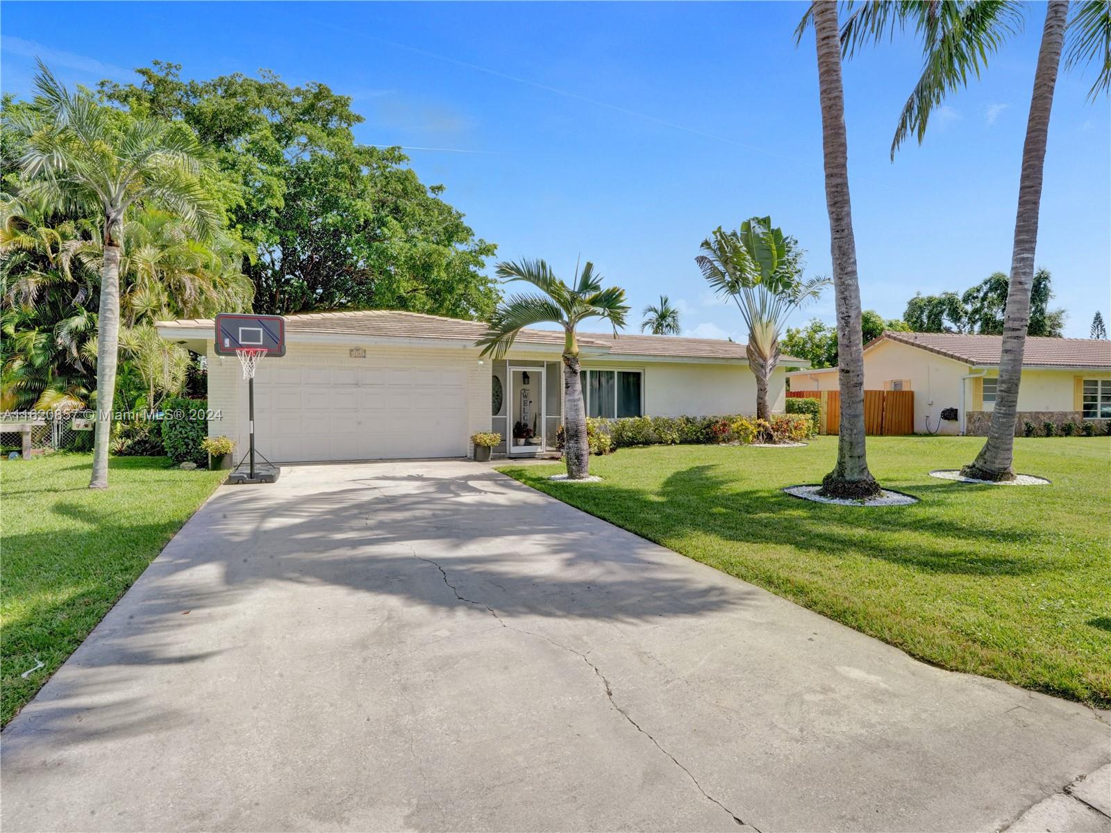 11261 NW 40th St