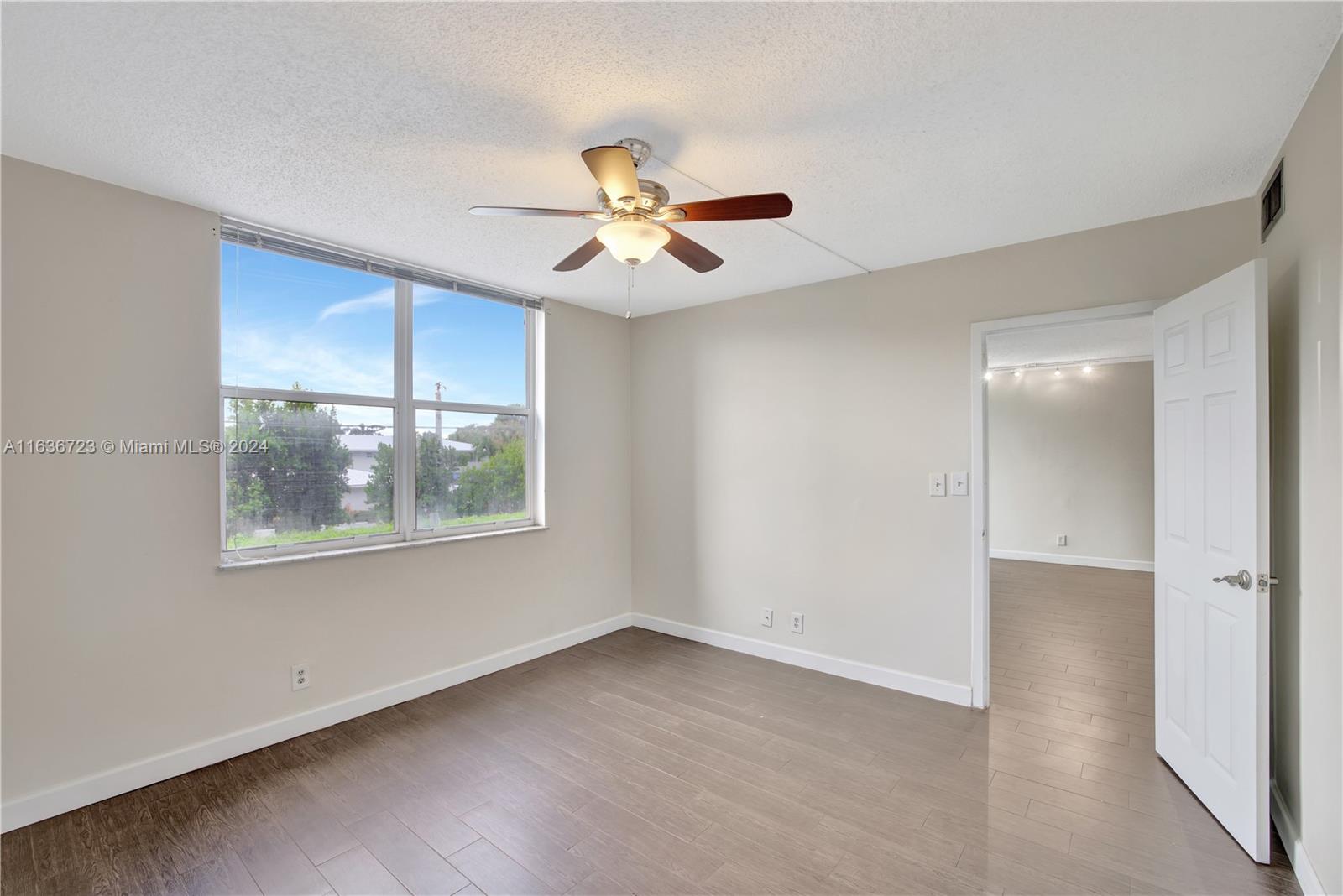1050 SE 15th St # 203