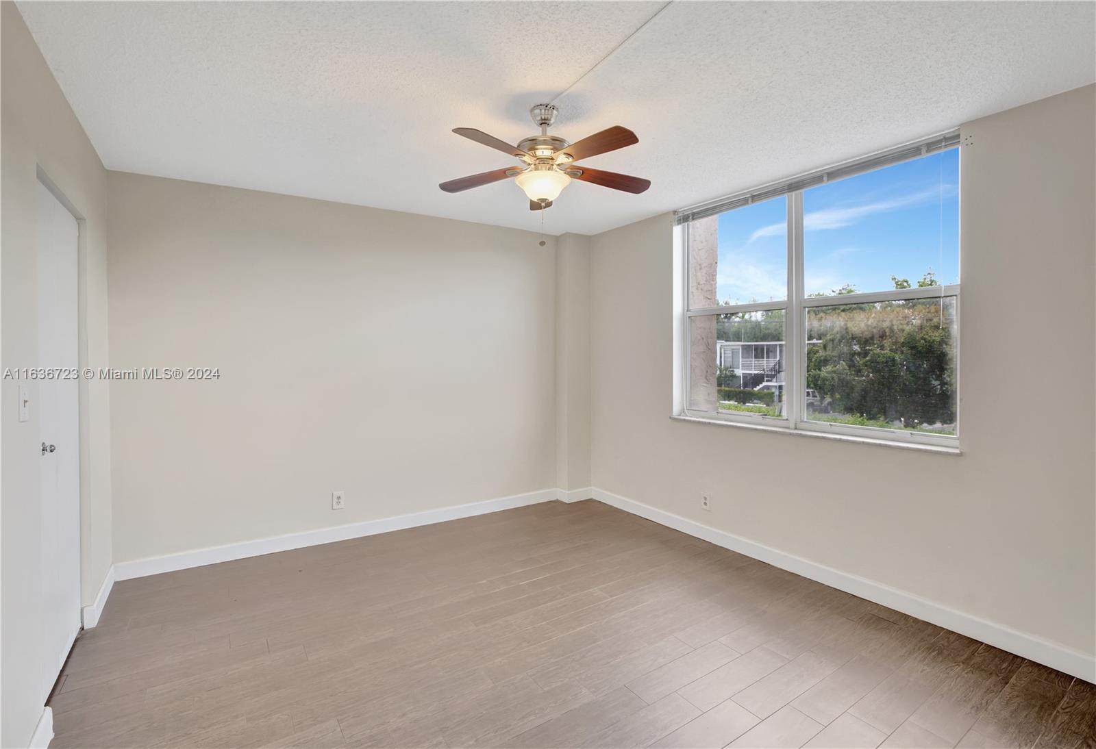 1050 SE 15th St # 203