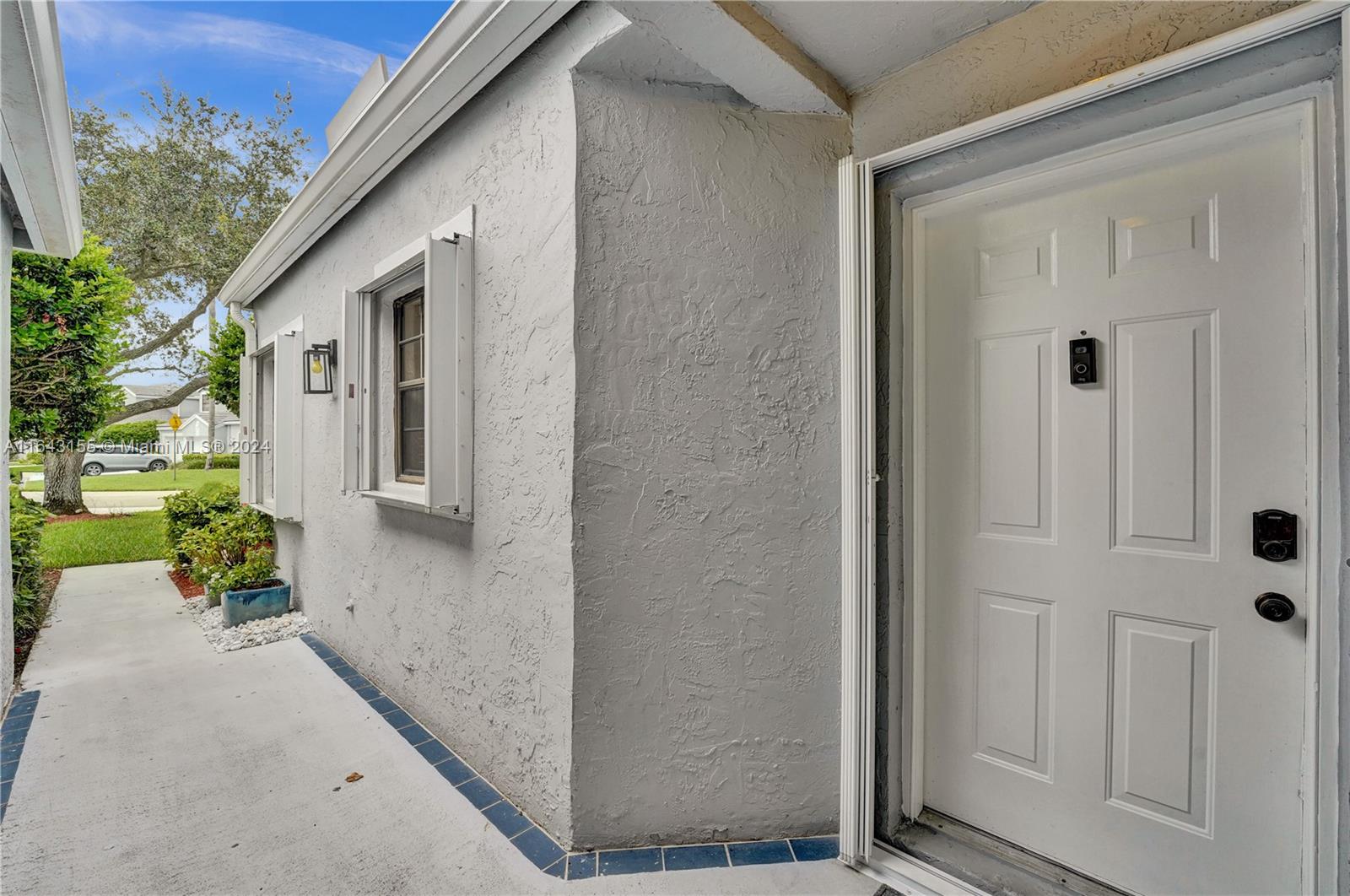 7816 NW 84th Ter