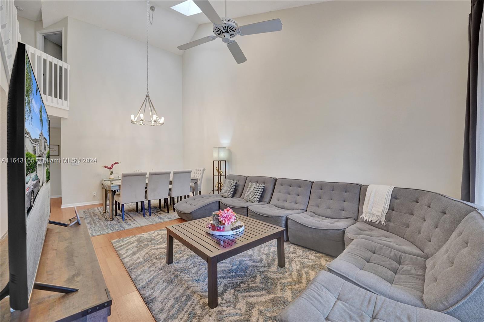 7816 NW 84th Ter