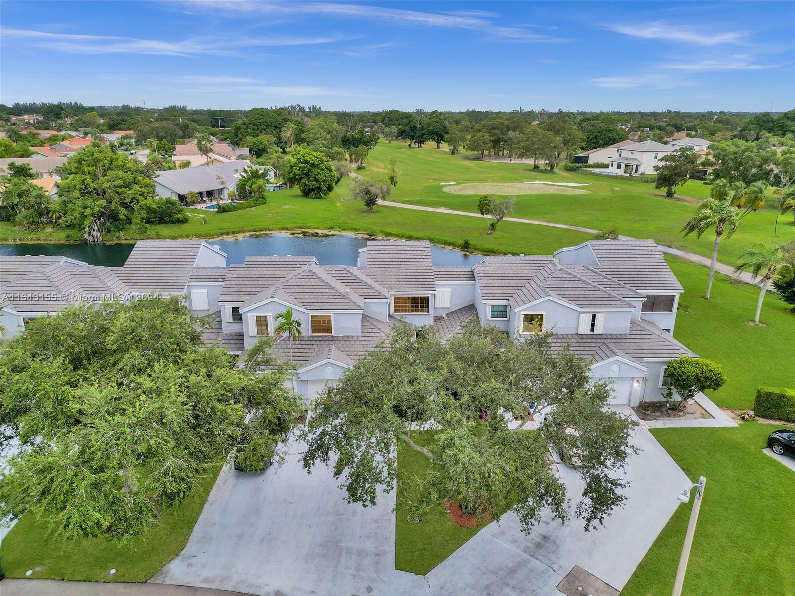 7816 NW 84th Ter