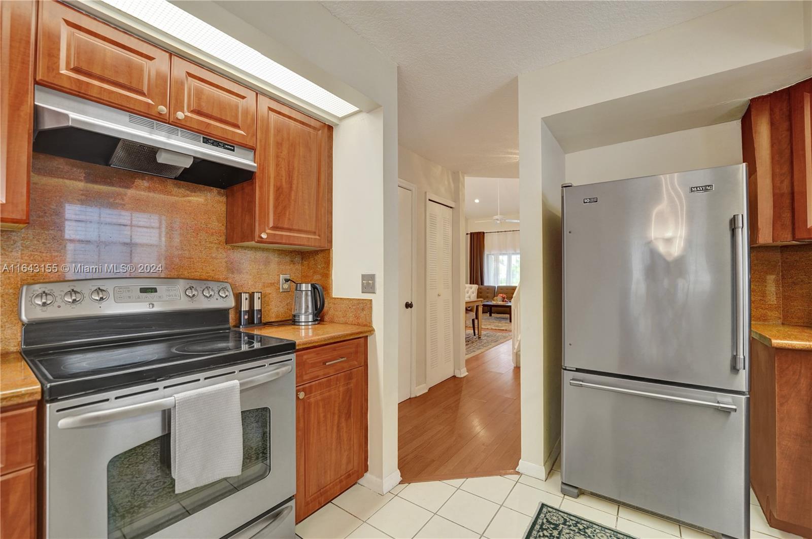 7816 NW 84th Ter