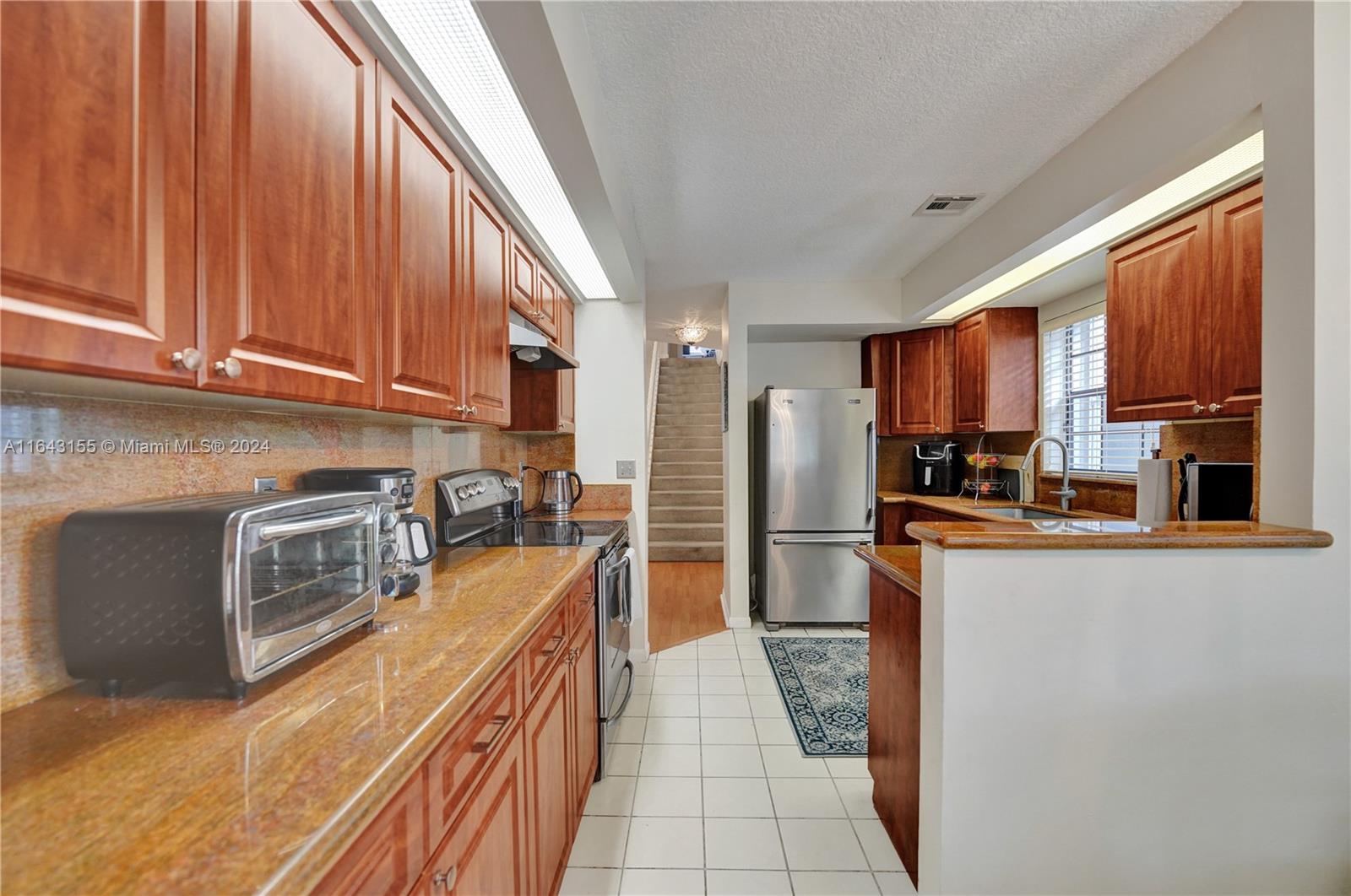 7816 NW 84th Ter