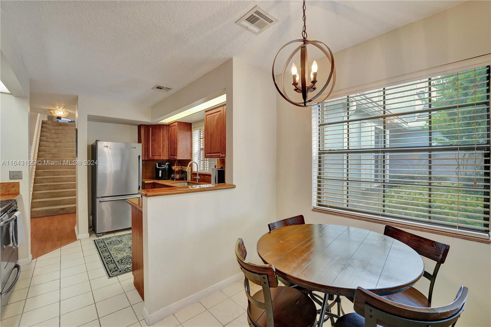 7816 NW 84th Ter