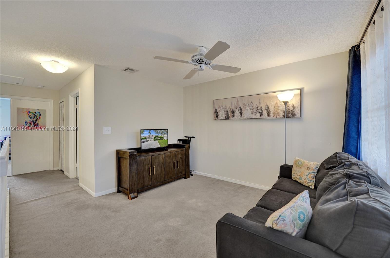 7816 NW 84th Ter