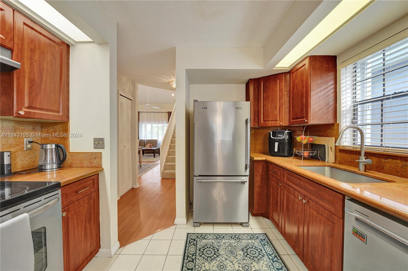 7816 NW 84th Ter