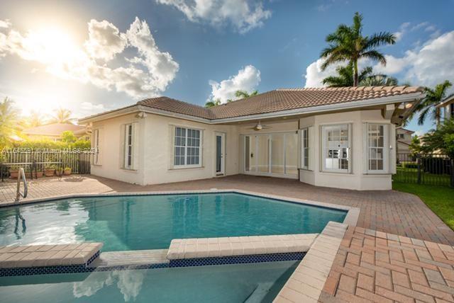 1737 Harbor View Cir