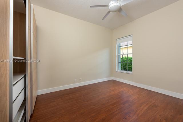 1737 Harbor View Cir