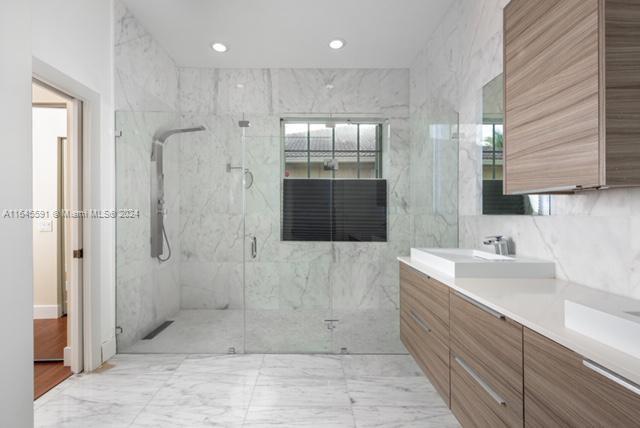 1737 Harbor View Cir