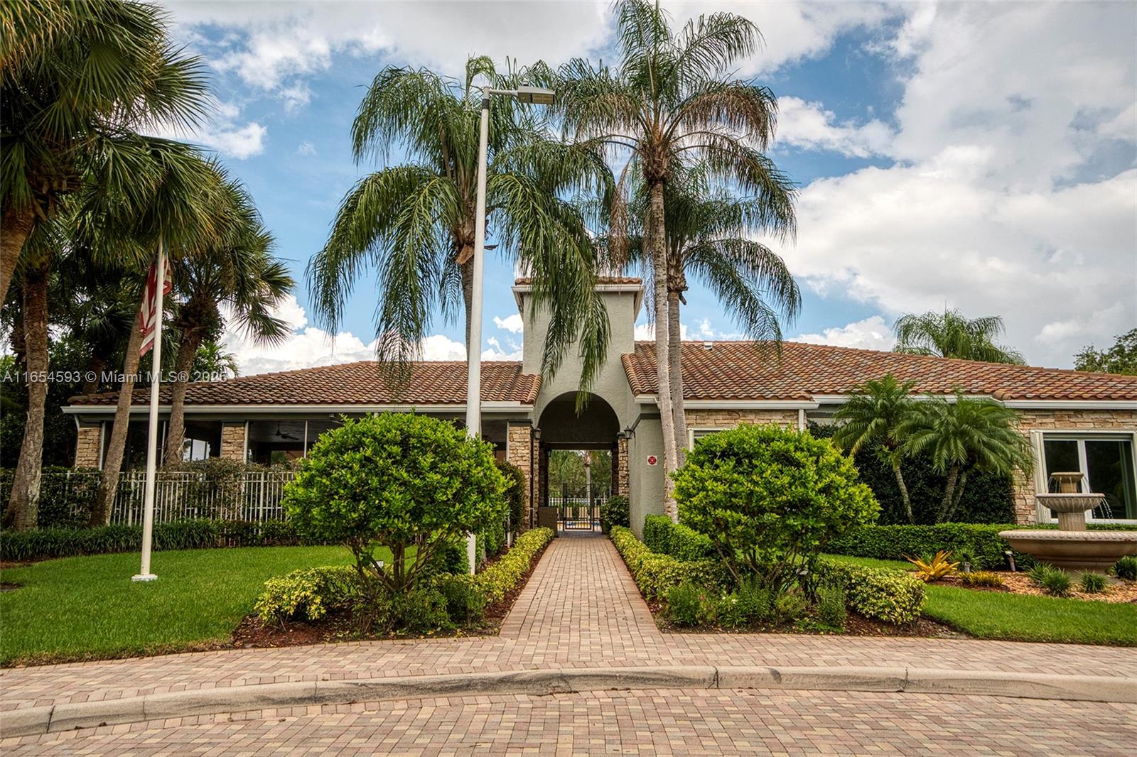 7469 Sally Lyn Ln