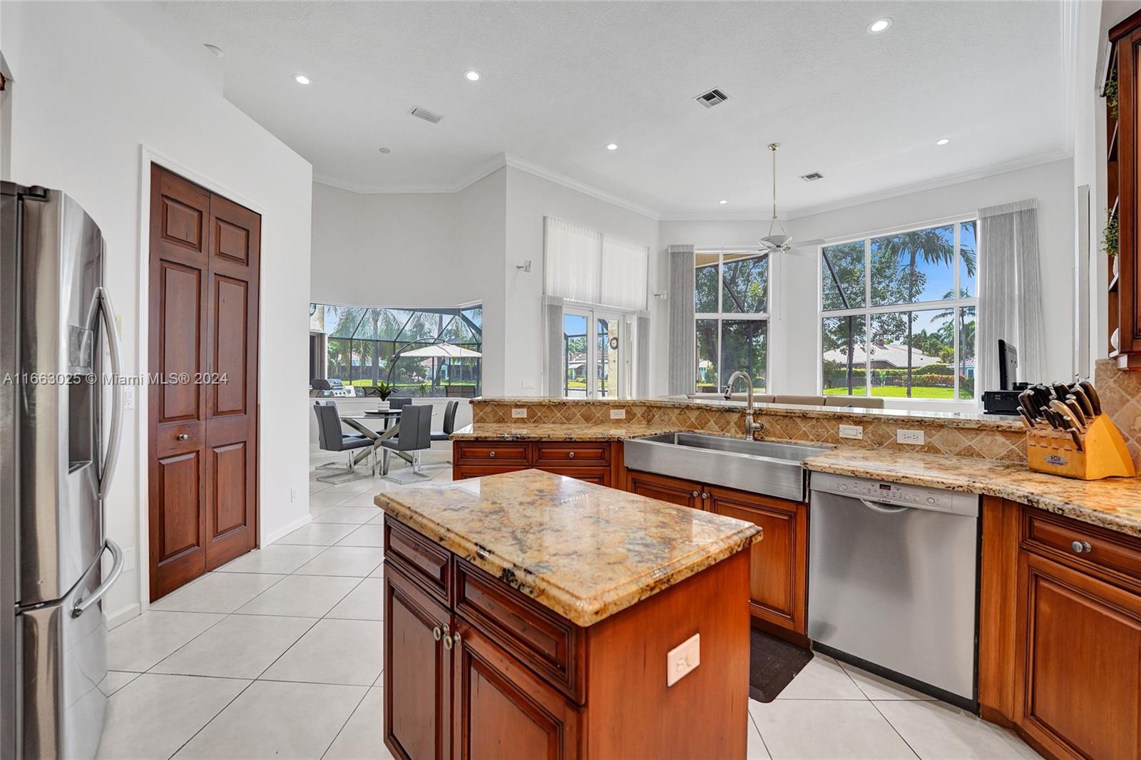 2496 Provence Cir