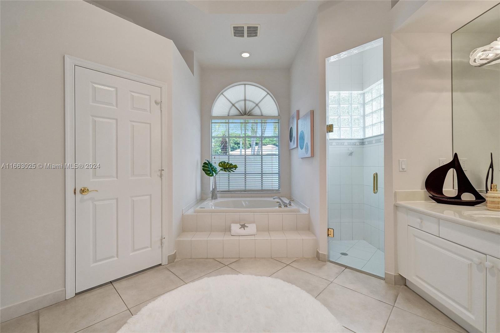 2496 Provence Cir