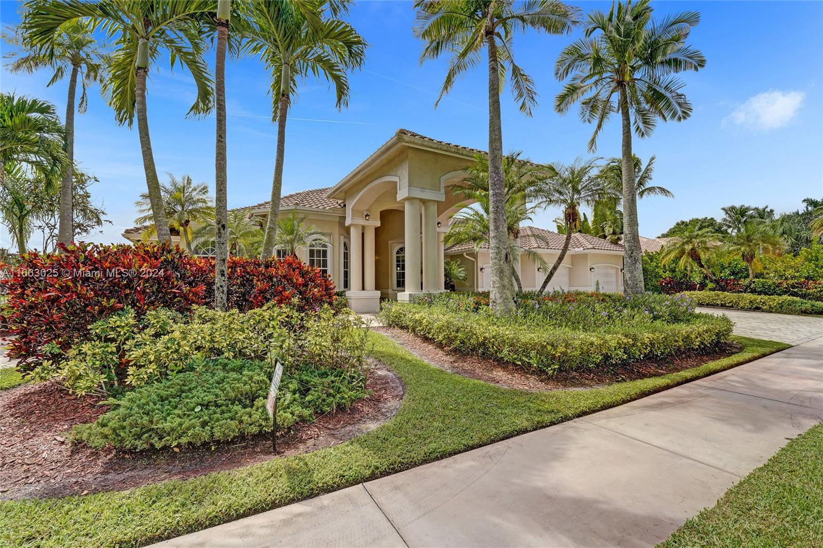 2496 Provence Cir