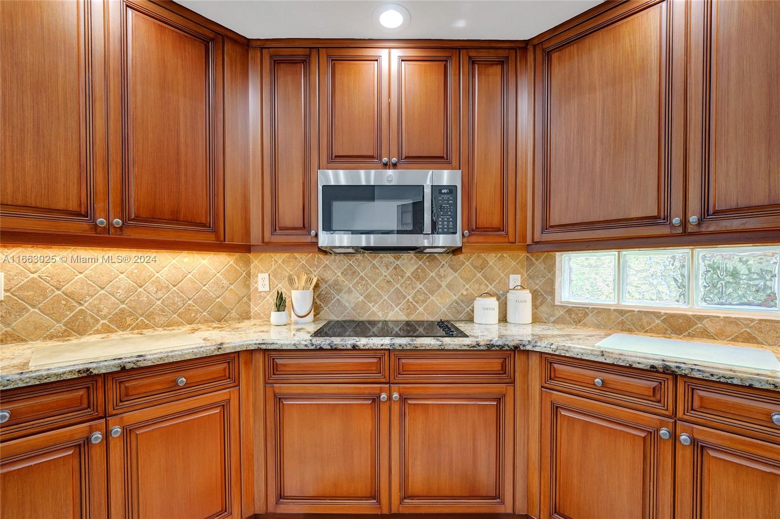 2496 Provence Cir
