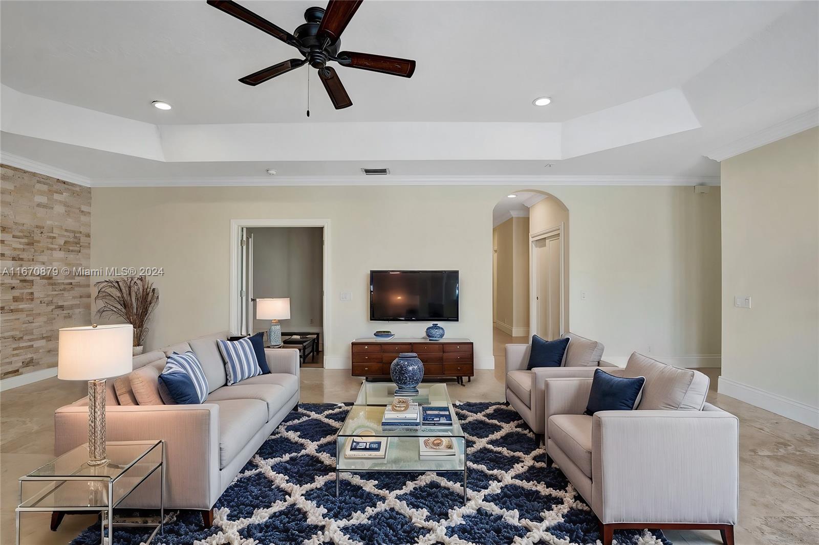 2569 Jardin Way