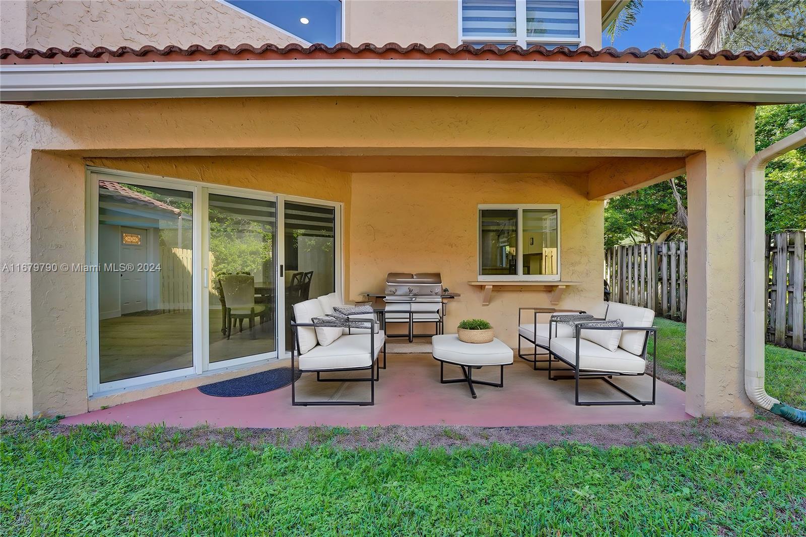 1273 Seagrape Cir