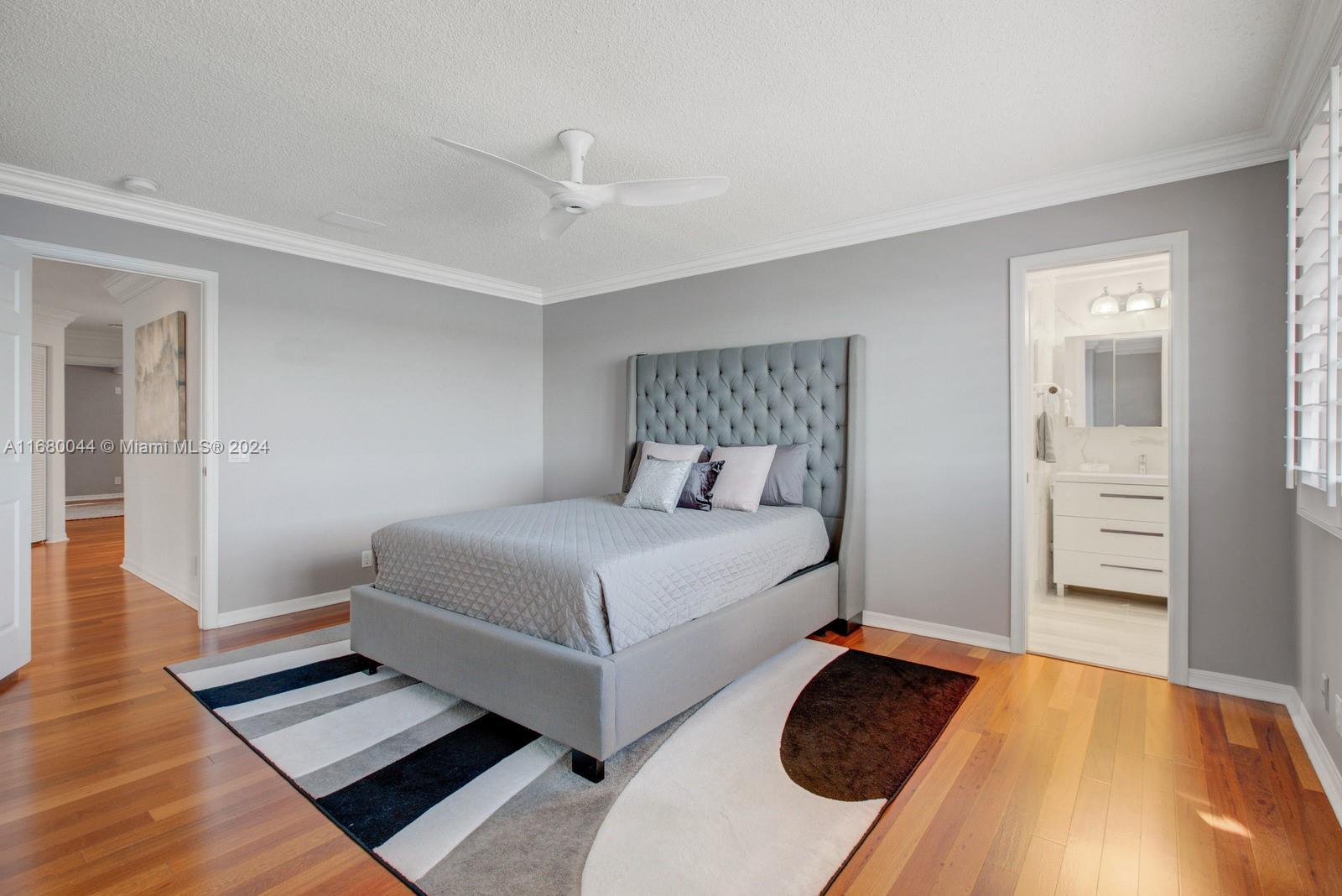 949 Crestview Cir