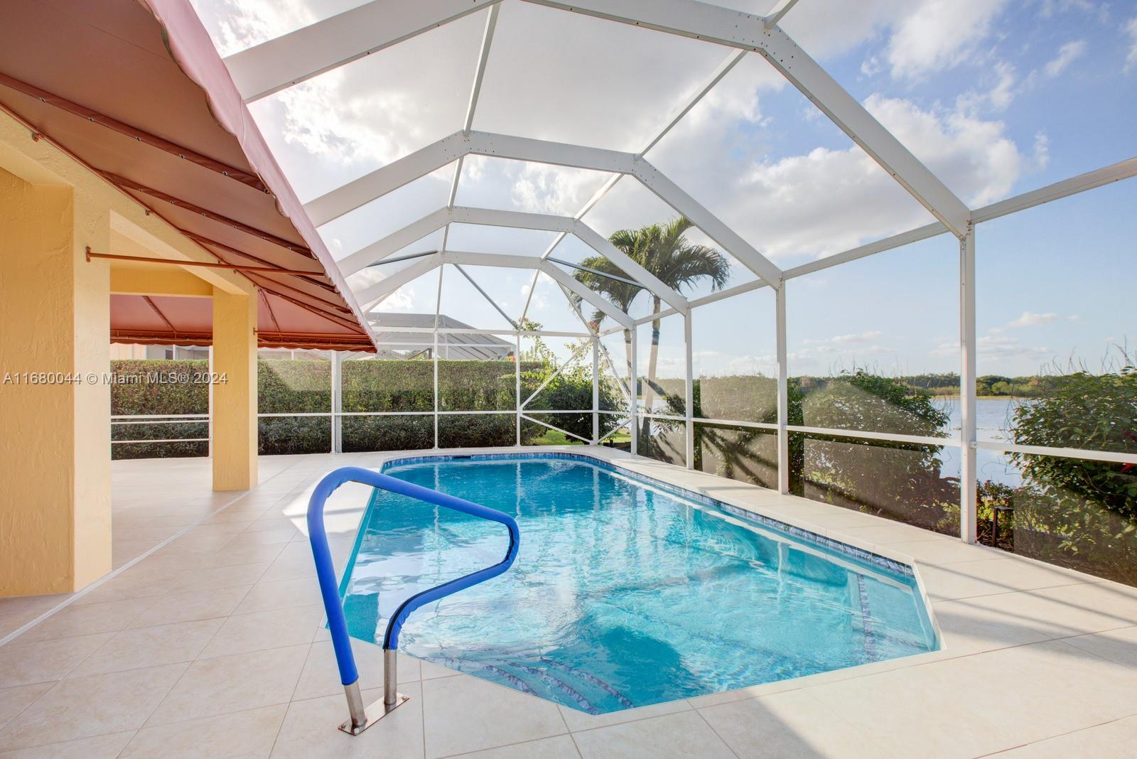 949 Crestview Cir