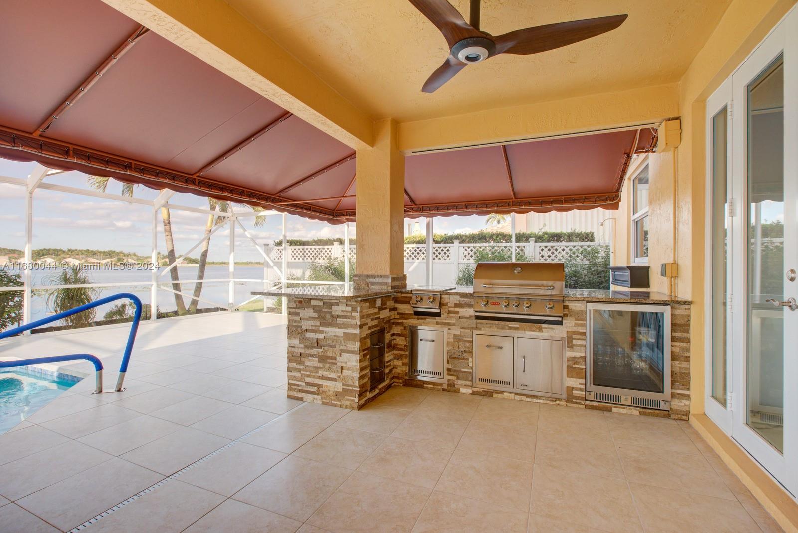 949 Crestview Cir