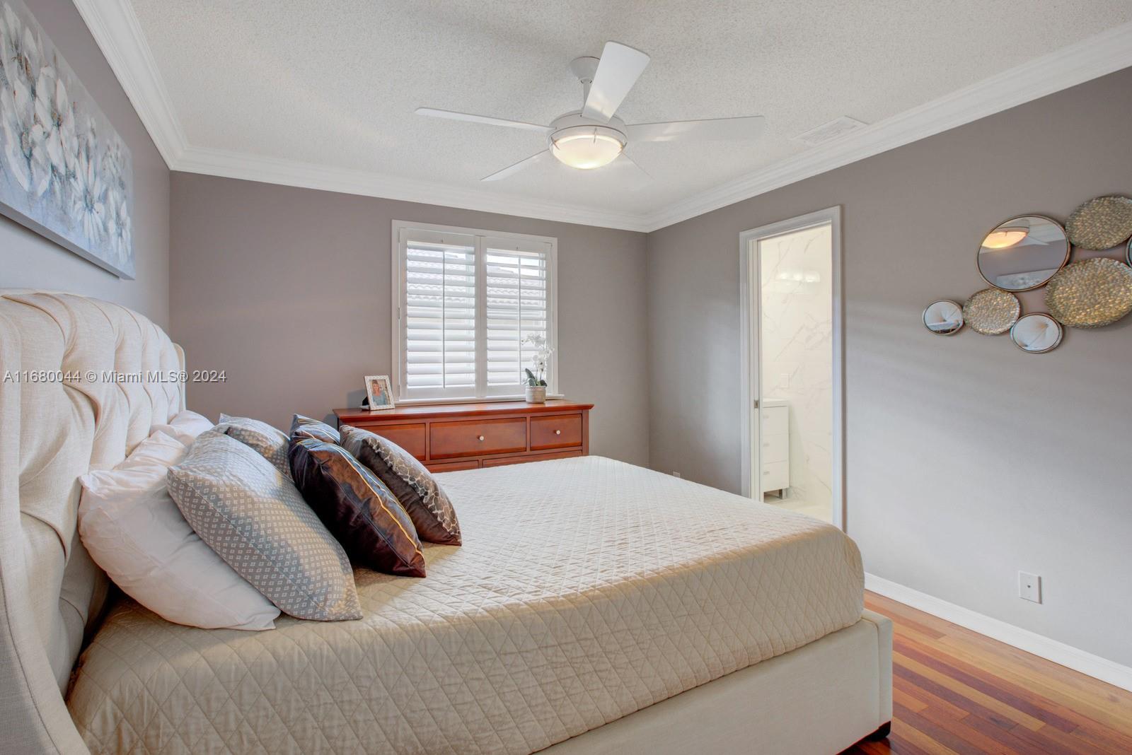 949 Crestview Cir