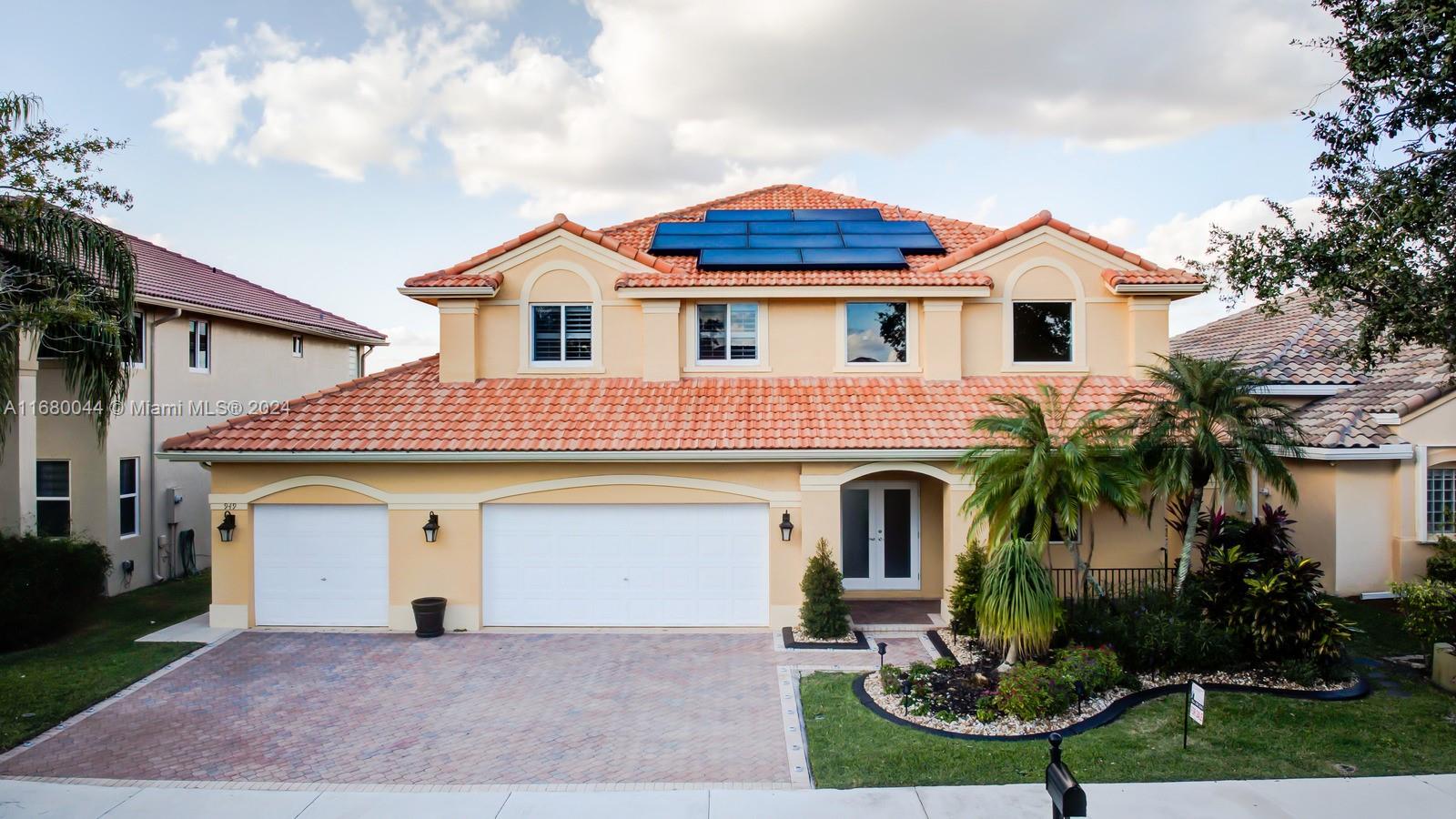 949 Crestview Cir