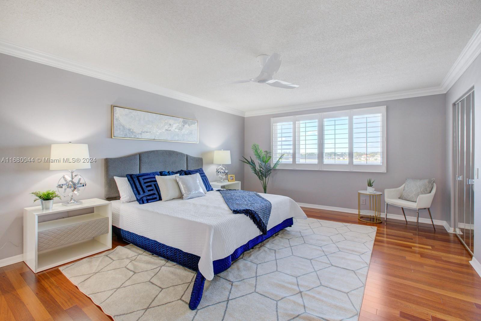 949 Crestview Cir