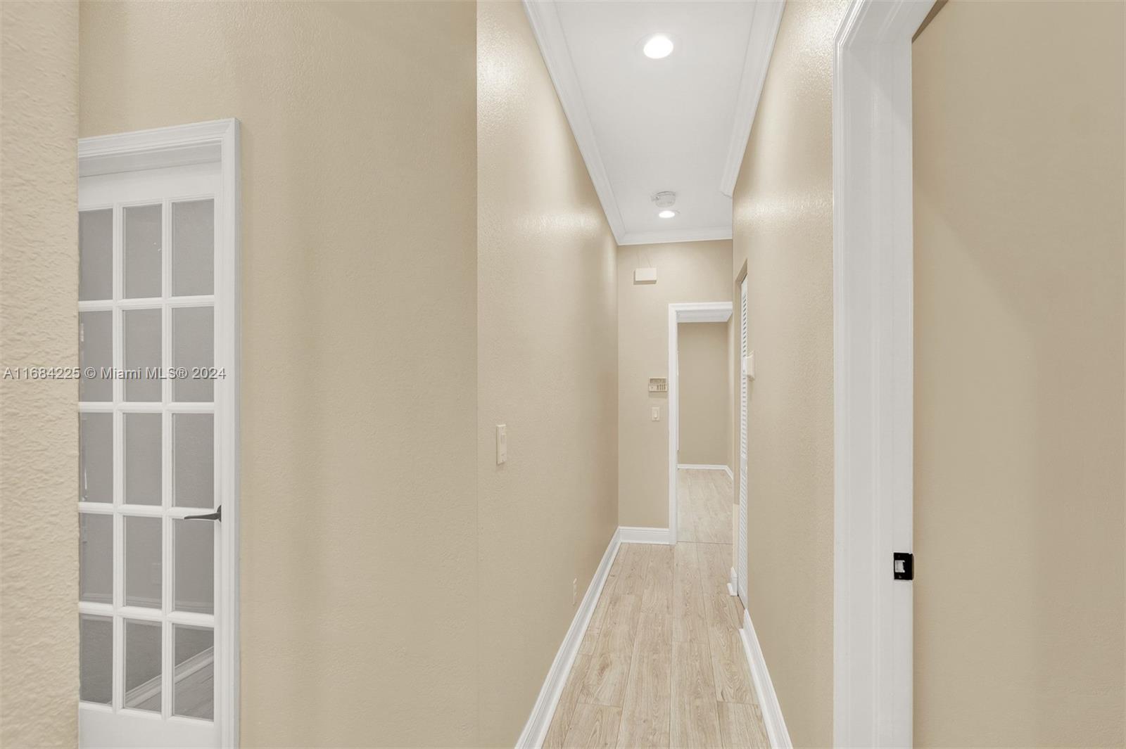 3217 Huntington