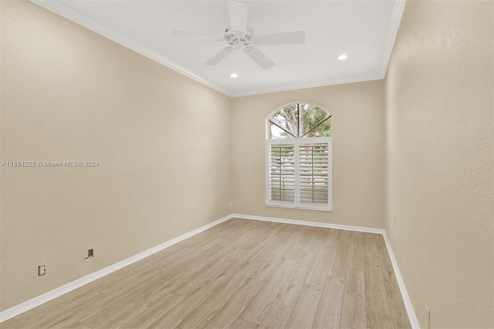 3217 Huntington