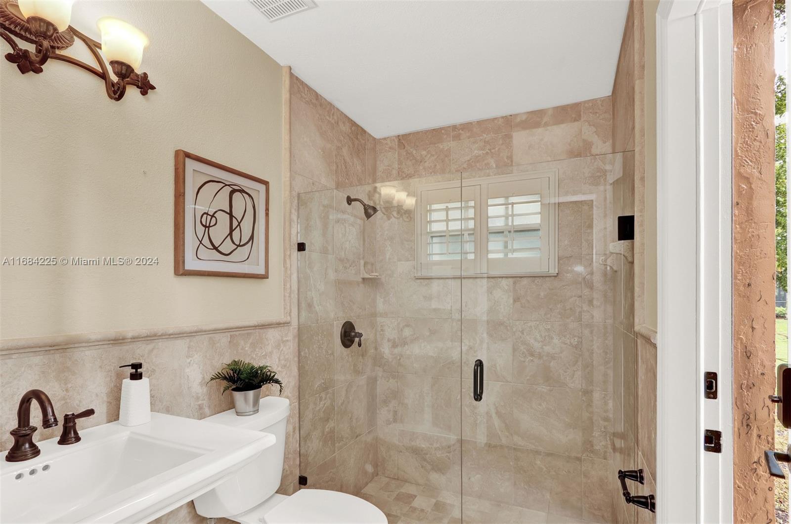 3217 Huntington