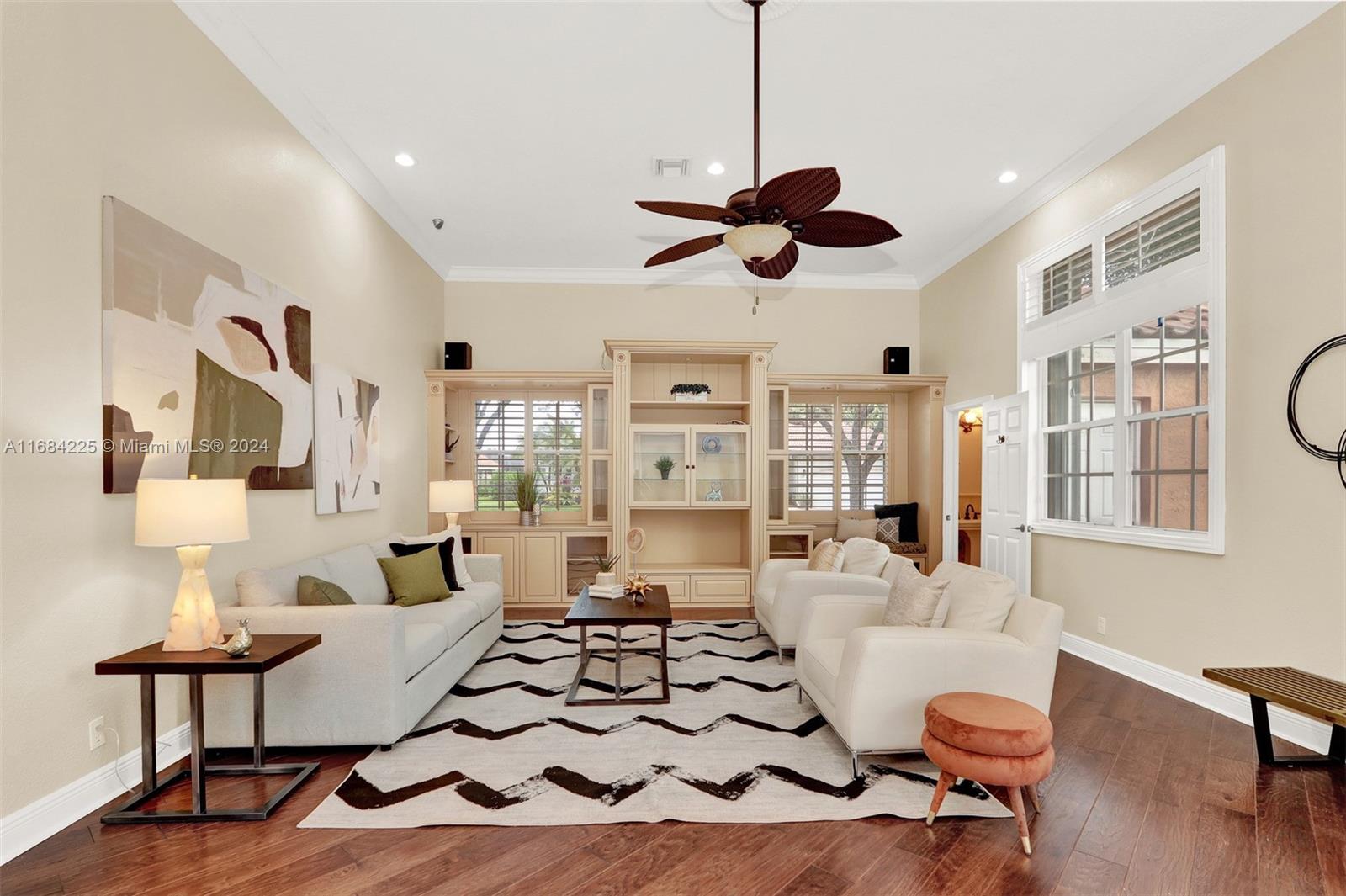 3217 Huntington