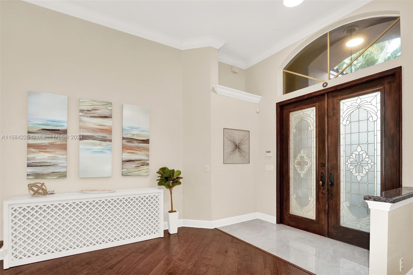 3217 Huntington