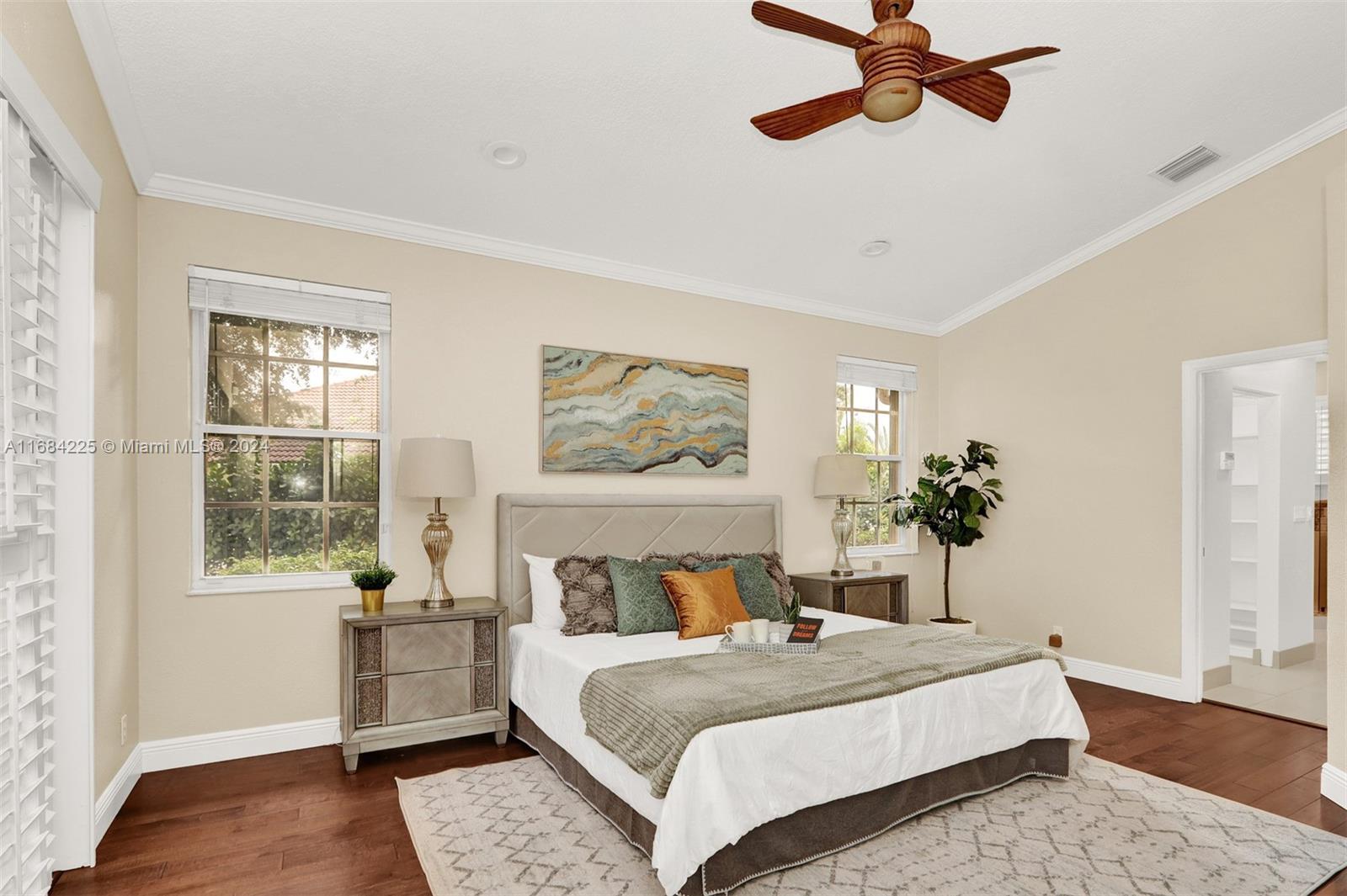 3217 Huntington