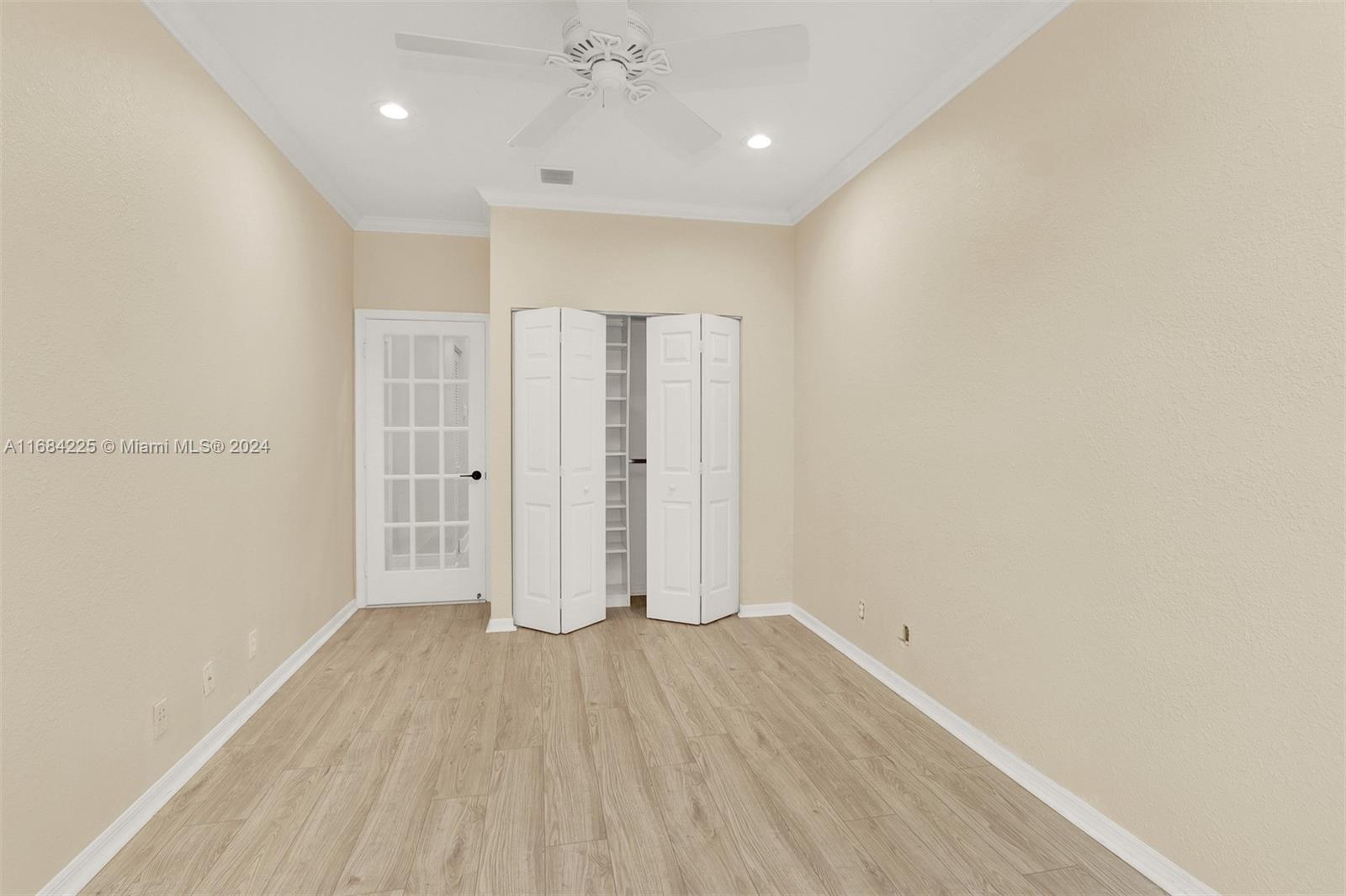 3217 Huntington