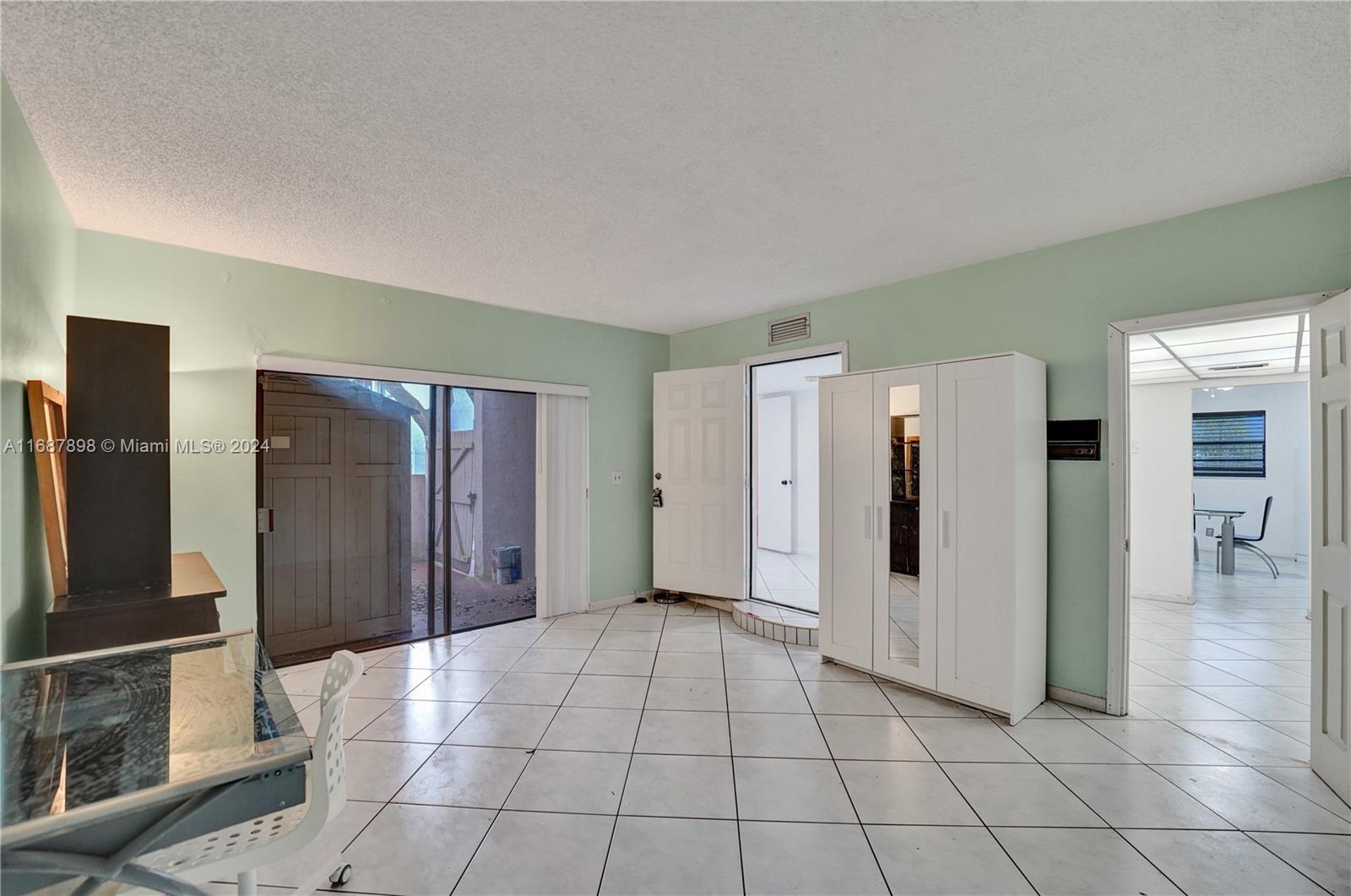 2700 S University Dr # 4B