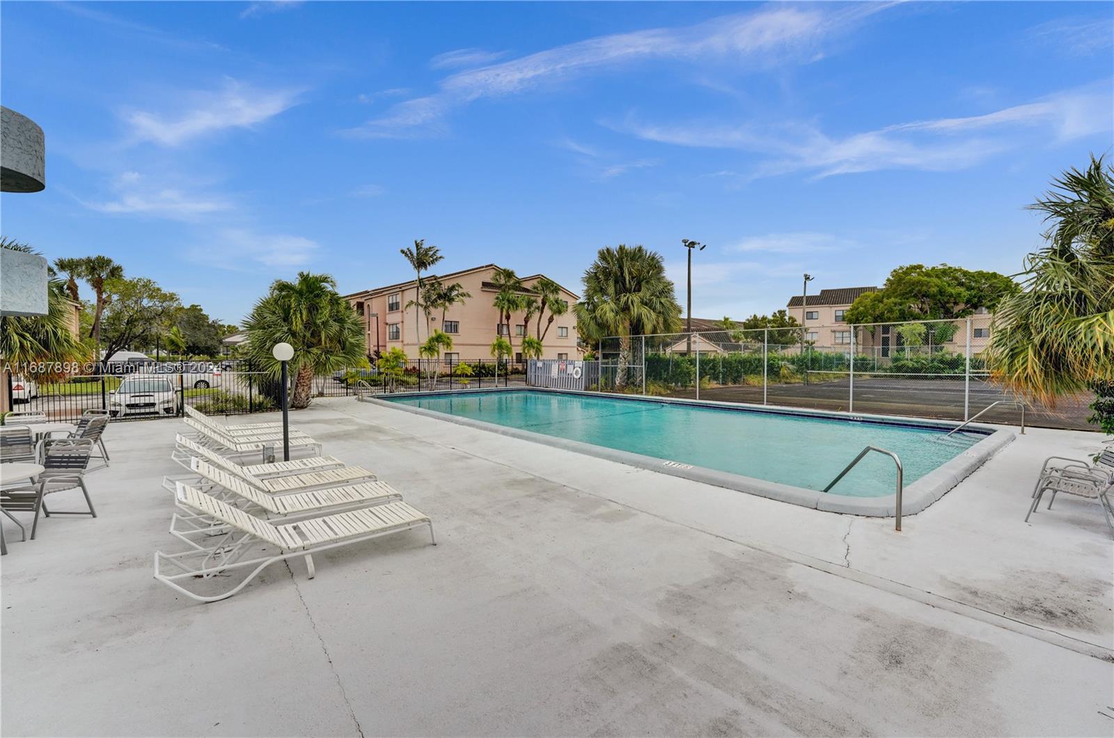 2700 S University Dr # 4B