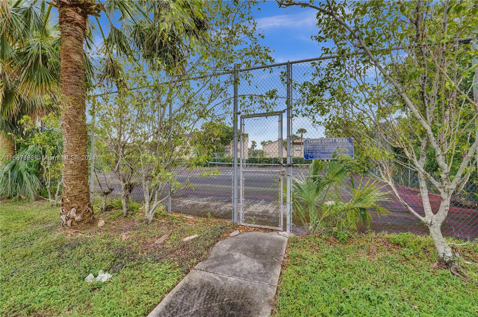 2700 S University Dr # 4B