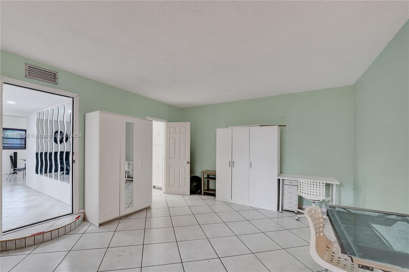 2700 S University Dr # 4B