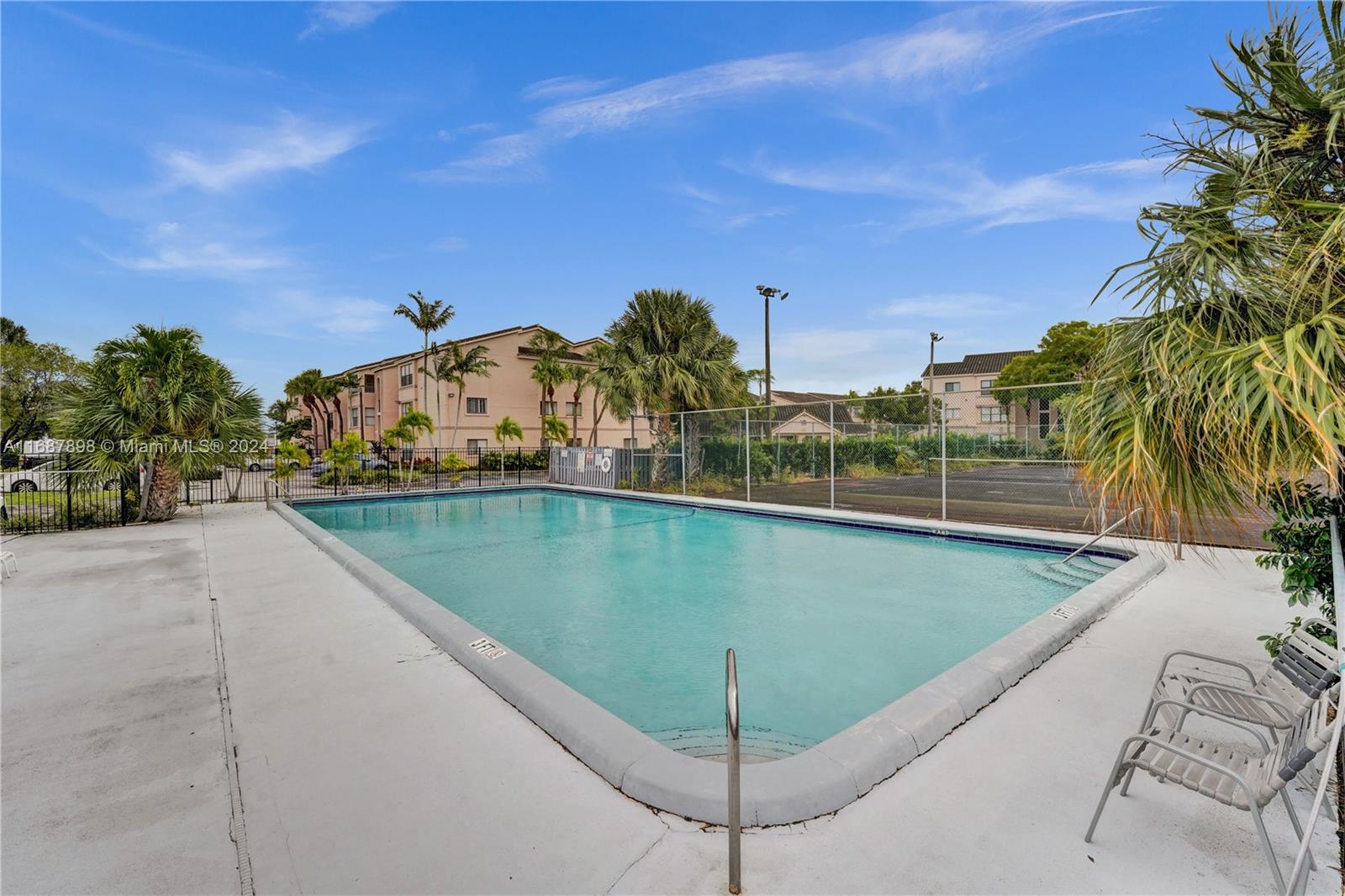 2700 S University Dr # 4B