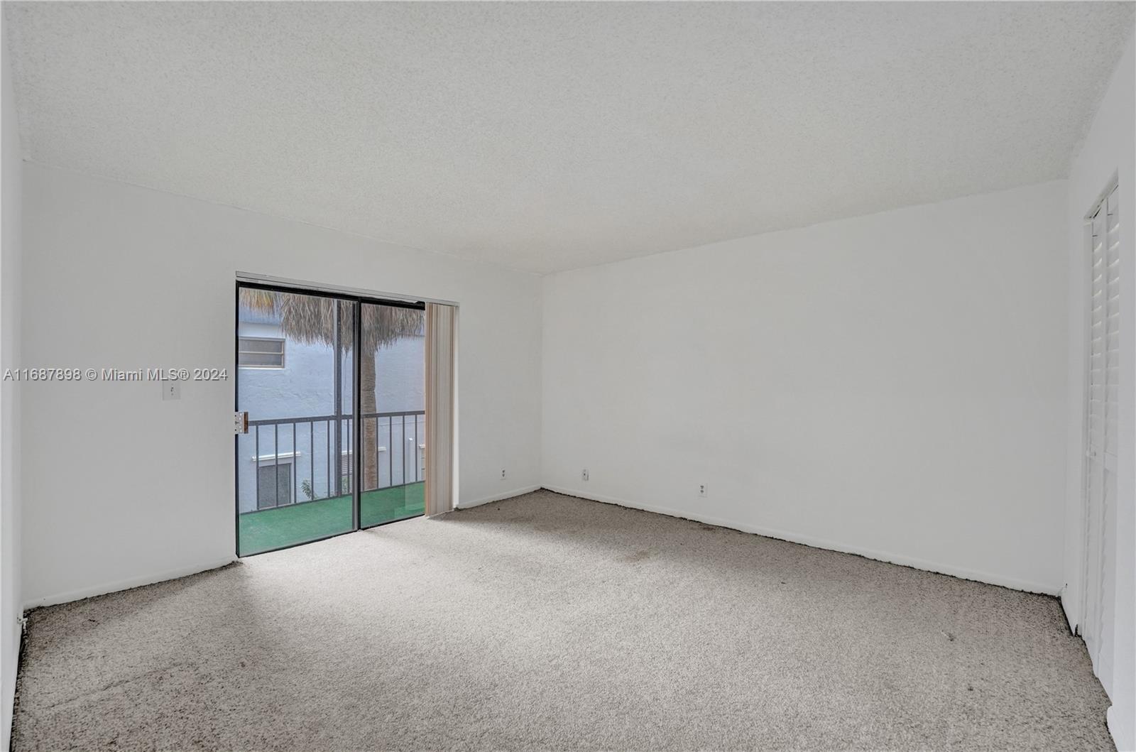 2700 S University Dr # 4B