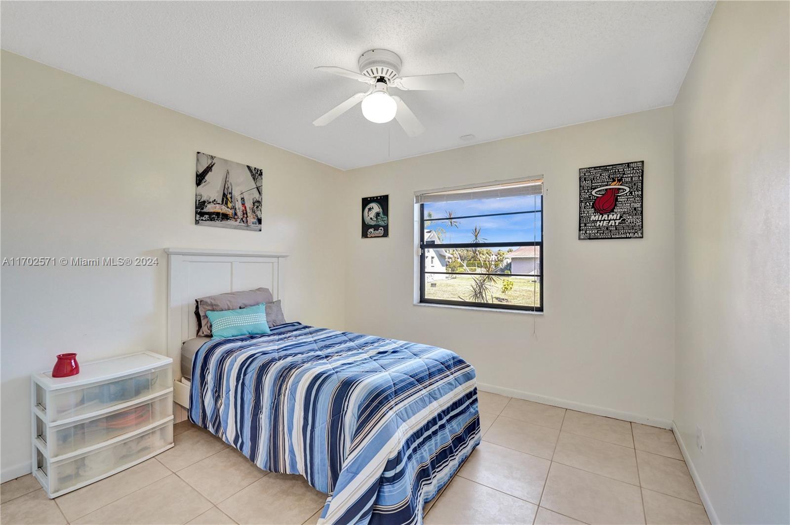 9227 NW 48th St