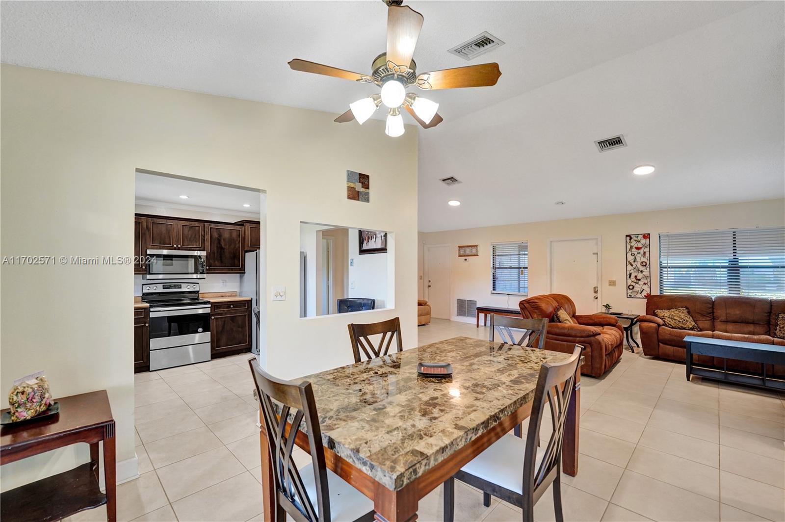 9227 NW 48th St