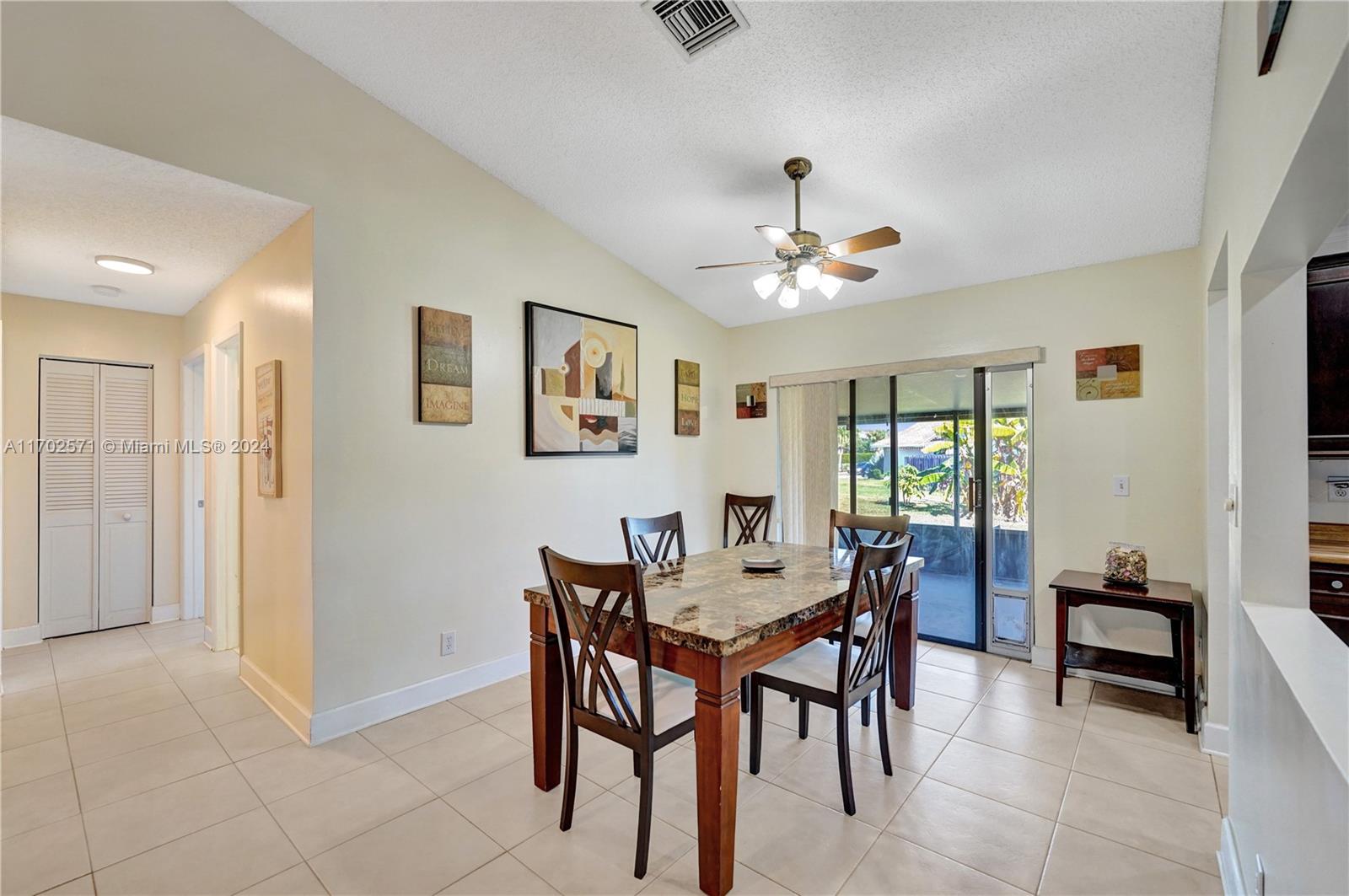 9227 NW 48th St